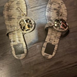 EUC Designer Tory burch snakeskin like print flip flops